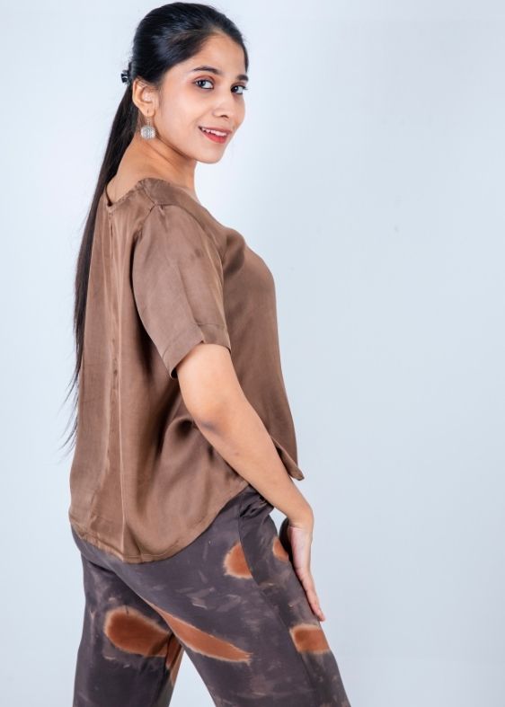 Round neck dark beige blouse