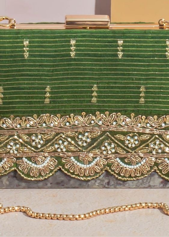 Tari silk box clutch-Mehendi green