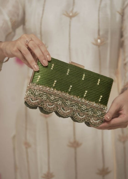 Tari silk box clutch-Mehendi green